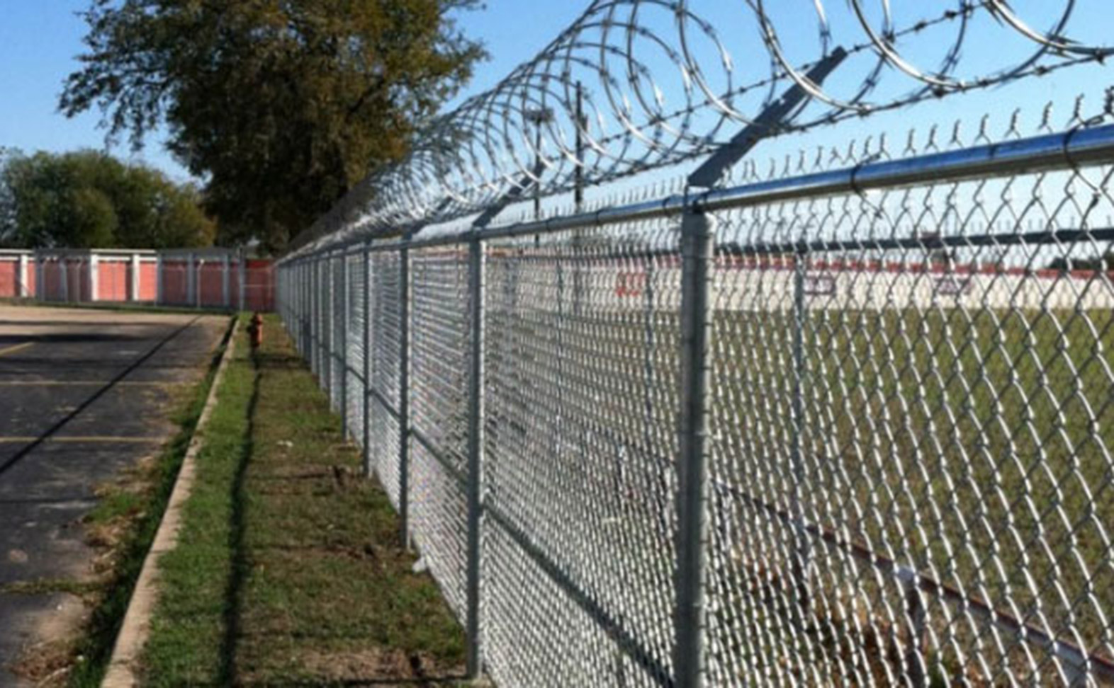 Chain wire fencing